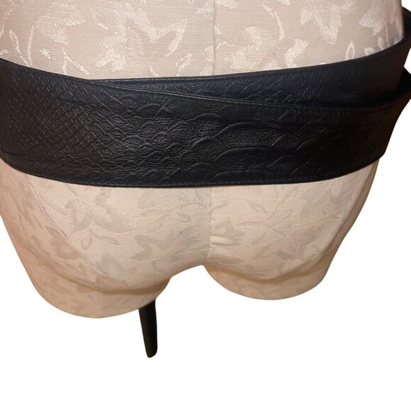 Womens Belt One Size Black Snake Embossed Leather OBI Casual - Picture 8 of 12